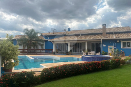 Casa à venda com 5 quartos, sendo 3 suítes, no condomínio Zuleika Jabour, Salto - SP