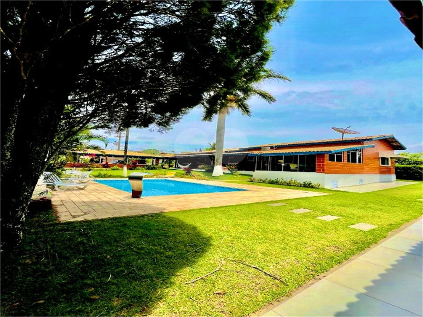 Casa à venda com 4 suítes no condomínio Vale do Lago, Sorocaba - SP