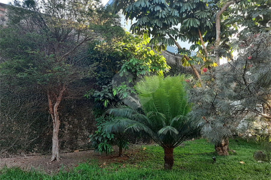 Casa Térrea à venda com 3 quartos em Horto Florestal, São Paulo, SP