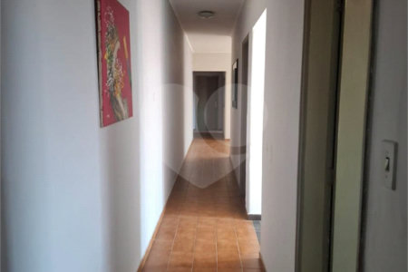 Sobrado à venda com 4 quartos, sendo 2 suítes,  em Campestre, Santo André, SP