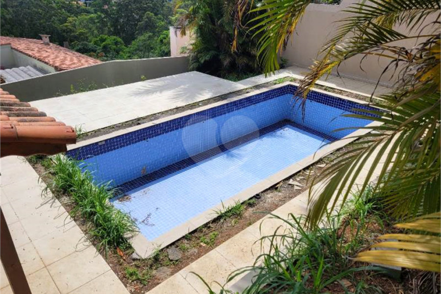 Sobrado à venda com 4 suítes em Tremembé, São Paulo, SP