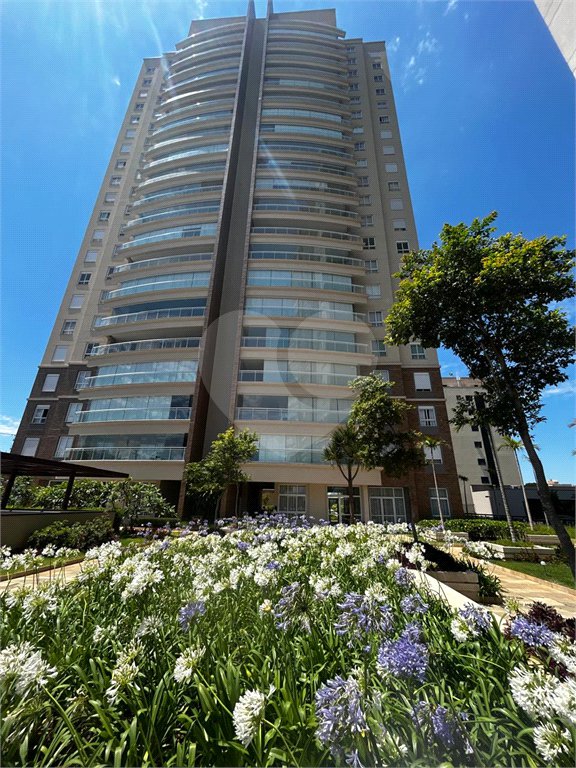 Apartamento à venda com 4 suítes em Vila Embaré, Valinhos, SP