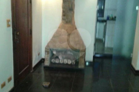 Sobrado à venda com 3 suítes em Vila Nivi, São Paulo, SP