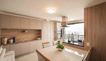 Apartamento à venda com 2 quartos, sendo 1 suíte,  em Mirandópolis, São Paulo, SP