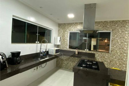 Casa à venda com 3 suítes em Caravelas, Armação dos Búzios, RJ