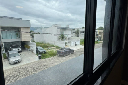 Casa à venda com 5 quartos, sendo 4 suítes, no condomínio Grand Park, Rio de Janeiro - RJ