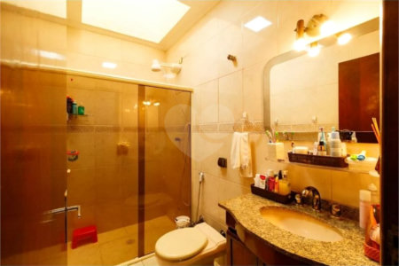 Sobrado à venda com 3 quartos, sendo 1 suíte, em Vila Gustavo, São Paulo, SP