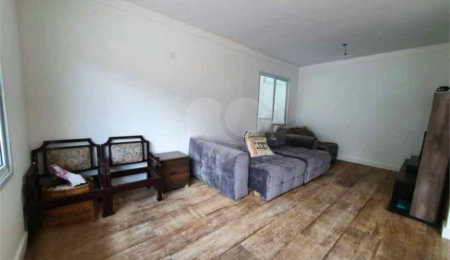 Sobrado à venda com 4 quartos, sendo 3 suítes, em Tremembé, São Paulo, SP