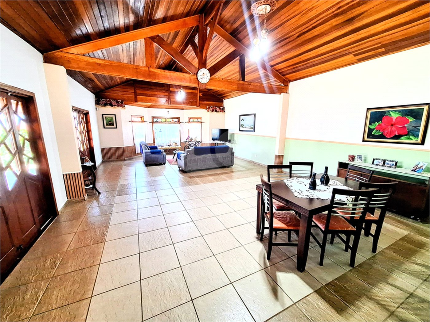 Casa à venda com 3 quartos, sendo 1 suíte, em Mogi Moderno, Mogi das Cruzes, SP