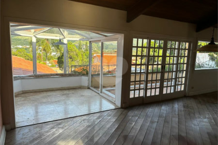 Casa à venda com 4 suítes em Vila Petrópolis, Atibaia, SP
