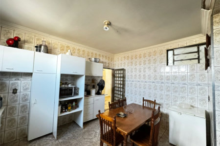 Sobrado à venda com 5 quartos, sendo 2 suítes, em Vila Monte Alegre, Ribeirão Preto, SP