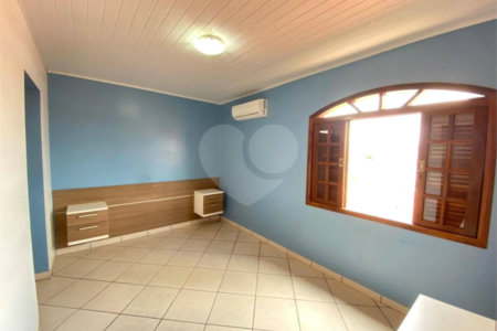 Casa à venda com 4 quartos, sendo 2 suítes, em Parque Santana, Mogi das Cruzes, SP