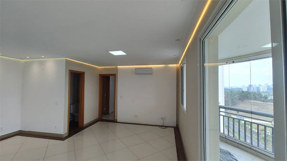 Apartamento para alugar com 3 suítes em Tamboré, Santana de Parnaíba, SP