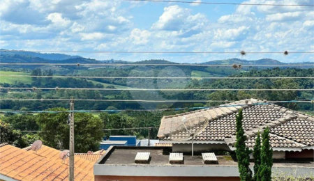 Sobrado à venda com 3 suítes em Jardim dos Pinheiros, Atibaia, SP