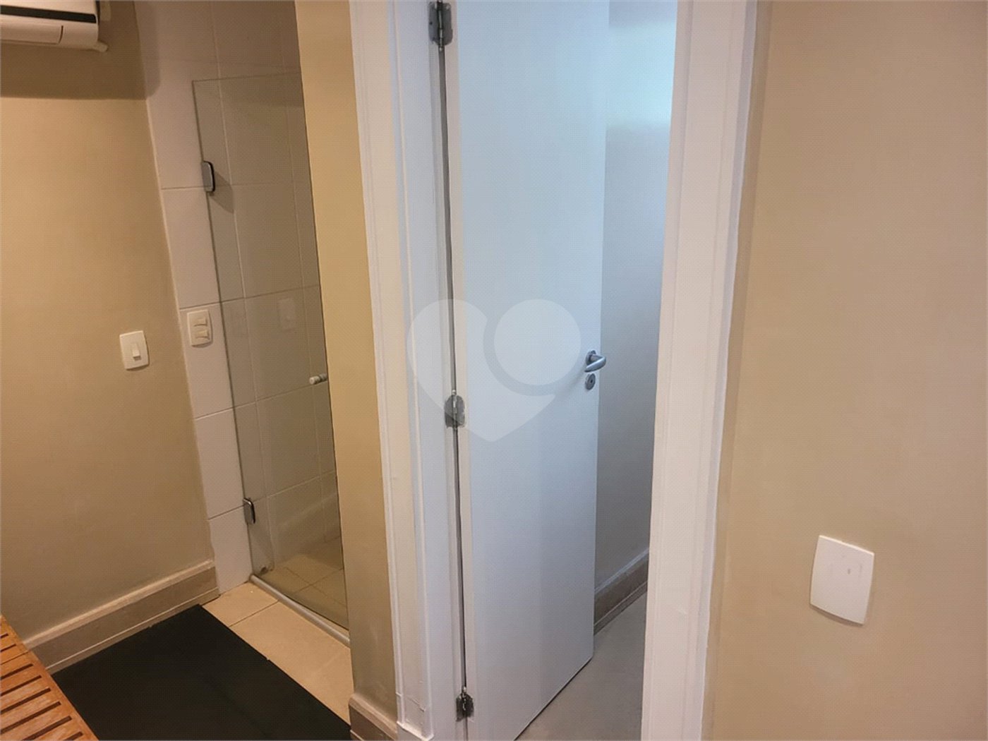 Apartamento à venda com 3 quartos, sendo 2 suítes, em Vila Uberabinha, São Paulo, SP