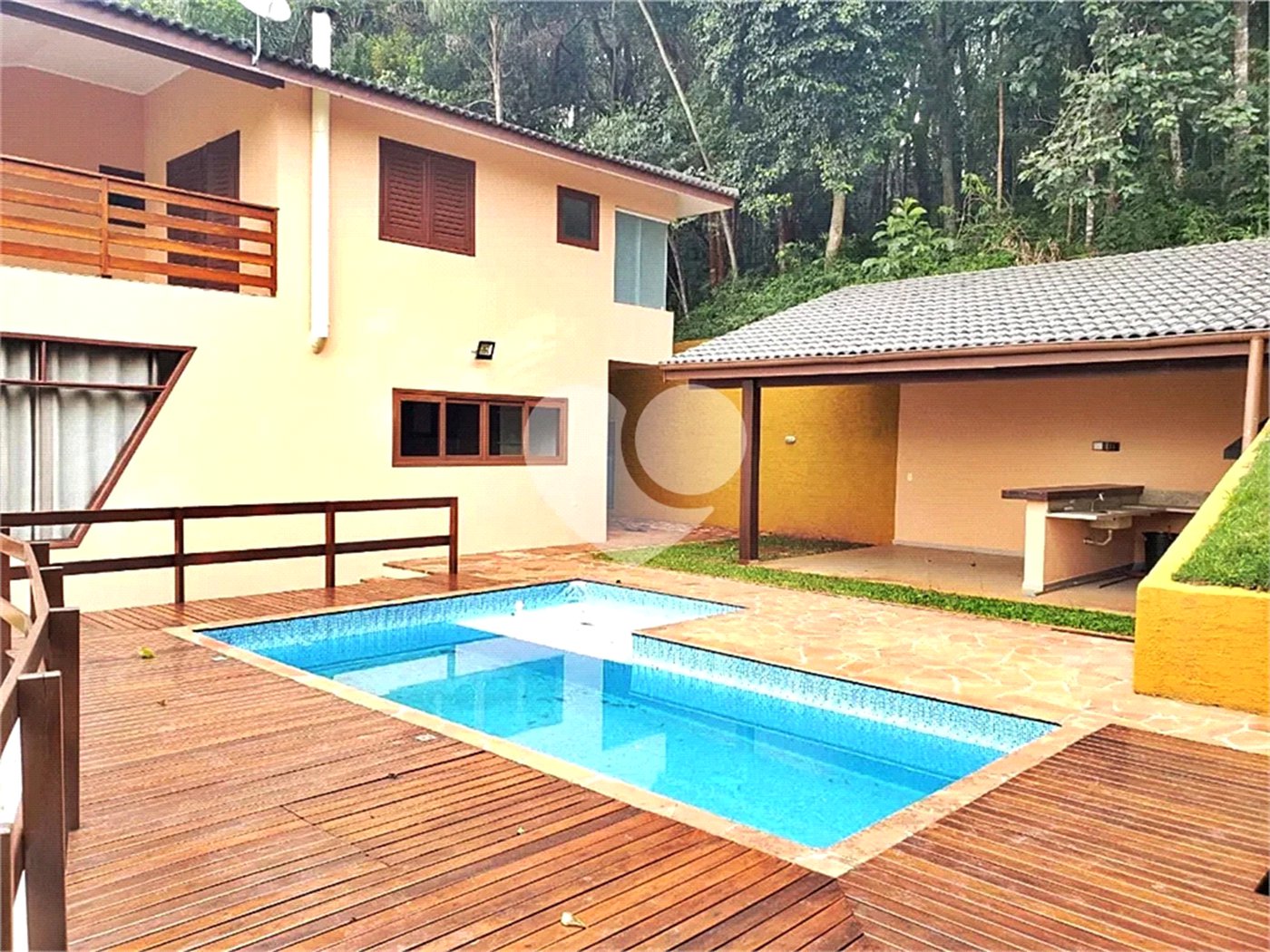 Casa à venda ou para alugar com 7 quartos, sendo 5 suítes, no condomínio Sausalito, Mairiporã - SP