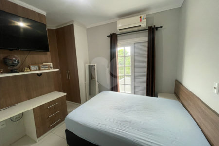 Casa à venda com 4 quartos, sendo 1 suíte, no condomínio Horto Florestal II, Sorocaba - SP