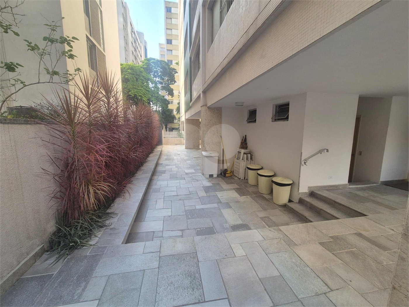 Apartamento à venda com 3 quartos, sendo 1 suíte, em Itaim Bibi, São Paulo, SP
