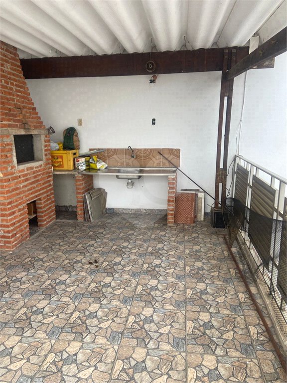 Sobrado à venda com 4 quartos, sendo 2 suítes, em Vila Ruth, Poá, SP