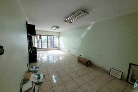 Sobrado à venda com 10 quartos em Campo Belo, São Paulo, SP