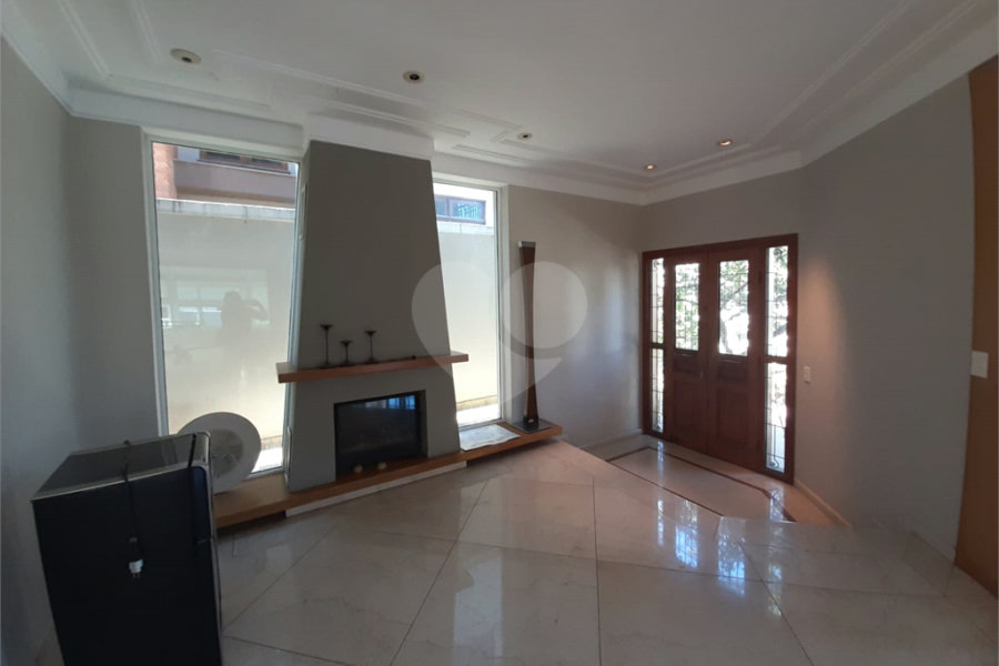 Casa à venda com 3 suítes no condomínio Chácara Francesa, São Paulo - SP