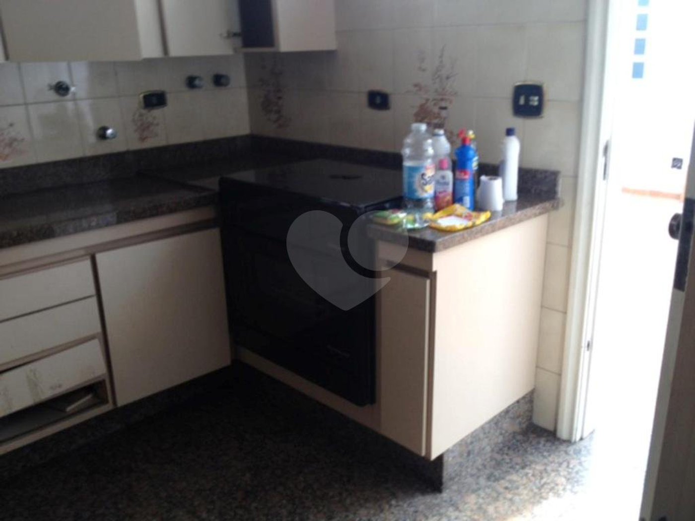 Sobrado à venda com 4 quartos, sendo 2 suítes, em Vila Madalena, São Paulo, SP
