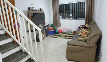 Casa à venda com 3 quartos, sendo 1 suíte,  em Vila Suissa, Mogi das Cruzes, SP