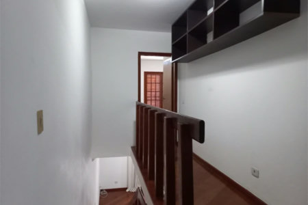 Sobrado à venda com 4 quartos, sendo 3 suítes,  em Cidade São Francisco, São Paulo, SP