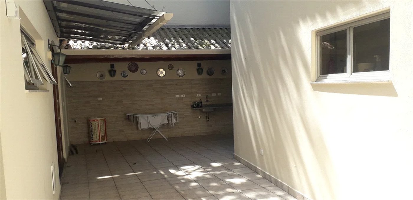 Casa à venda com 3 quartos, sendo 2 suítes,  em Jardim Leonor, São Paulo, SP