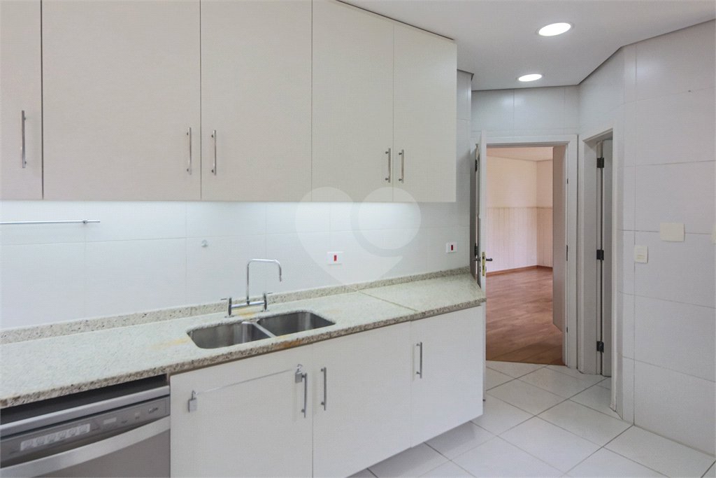 Casa em condomínio à venda com 4 quartos, sendo 2 suítes, em Alto da Boa Vista, São Paulo, SP