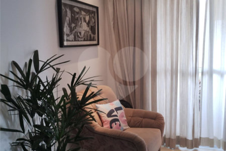 Apartamento à venda com 3 quartos, sendo 1 suíte,  em Jardim Ester Yolanda, São Paulo, SP