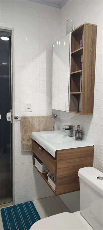 Sobrado à venda com 3 quartos em Vila Maria de Maggi, Suzano, SP