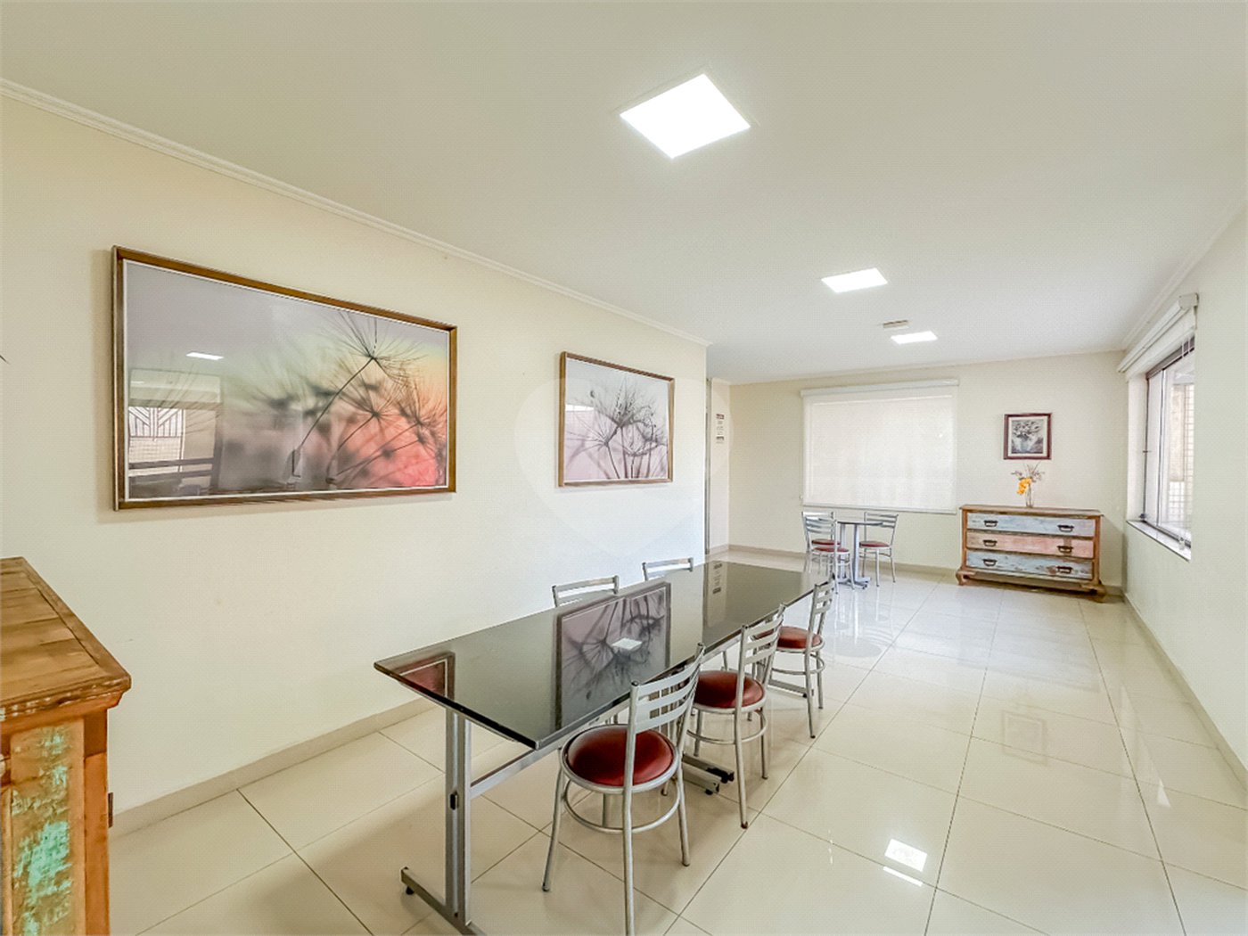 Apartamento à venda com 3 quartos, sendo 1 suíte, em Vila Carrão, São Paulo, SP