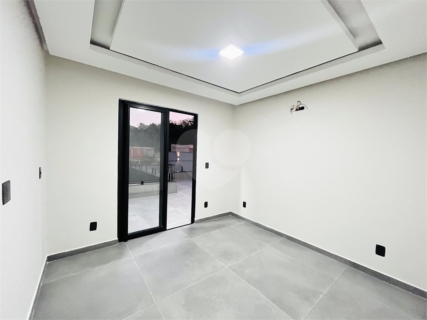 Casa à venda com 3 quartos, sendo 1 suíte, no condomínio Vale dos Sonhos 2, Rio de Janeiro - RJ