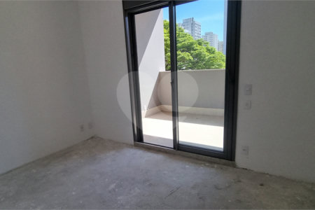 Apartamento à venda com 3 suítes em Moema, São Paulo, SP
