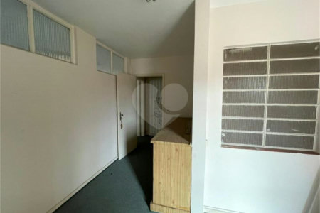 Sobrado à venda com 4 quartos, sendo 1 suíte, em Vila Congonhas, São Paulo, SP