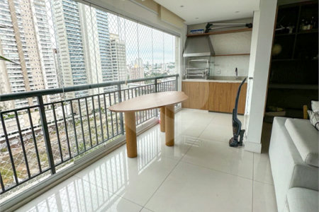 Apartamento à venda com 3 quartos, sendo 1 suíte, no Centro, São Bernardo do Campo, SP