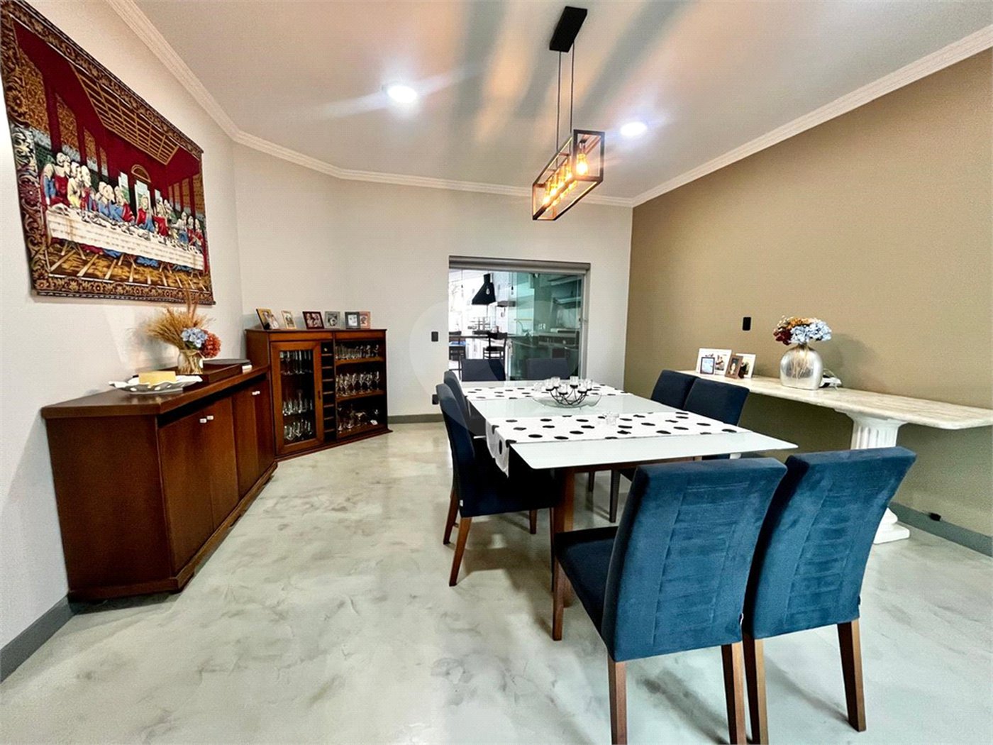 Casa à venda com 4 suítes em Vila Mazarino, Itapetininga, SP
