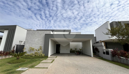 Casa à venda com 4 quartos, sendo 3 suítes,  no condomínio Alphaville Nova Esplanada 4, Votorantim - SP
