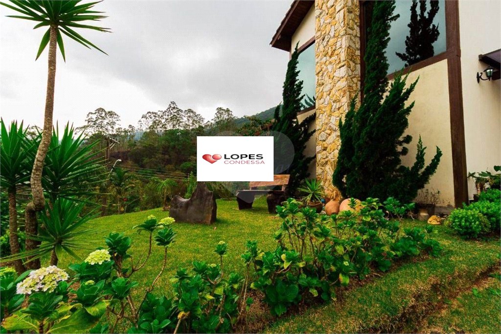 Casa à venda com 5 quartos, sendo 1 suíte, no condomínio Canada Village, Mairiporã - SP