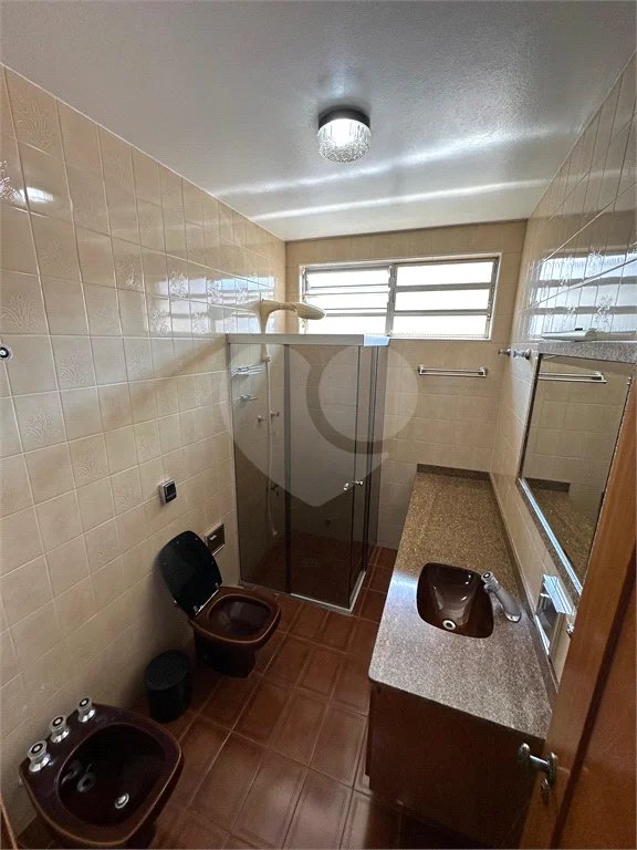 Casa à Venda no Bosque da Saúde com 271m², 3 Dormitórios, 1 Suíte e 4 Vagas