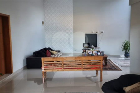Casa à venda com 4 suítes no condomínio Osato, Atibaia - SP