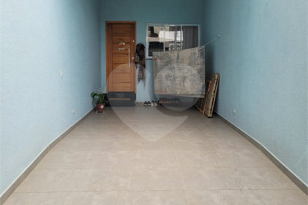 Sobrado à venda com 3 quartos, sendo 1 suíte,  em Vila Marari, São Paulo, SP
