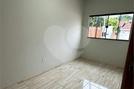 Casa à venda com 4 quartos, sendo 1 suíte, em Residencial Ponta Porã II, Ponta Porã, MS