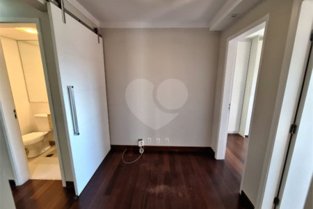 Apartamento para alugar com 3 suítes em Vila Suzana, São Paulo, SP