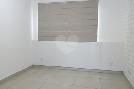 Sobrado à venda com 4 quartos, sendo 1 suíte, em Reserva San Gabriel, Ribeirão Preto, SP