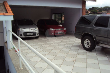 Sobrado à venda com 4 quartos, sendo 2 suítes,  em Recreio Maristela, Atibaia, SP