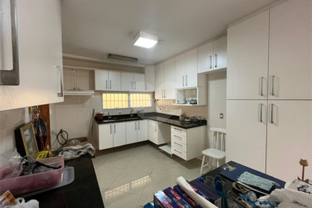 Sobrado à venda com 4 quartos, sendo 1 suíte,  em Vila Cordeiro, São Paulo, SP
