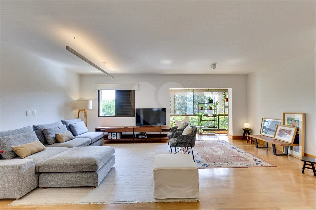 Apartamento à venda com 2 quartos, sendo 1 suíte,  em Campo Belo, São Paulo, SP