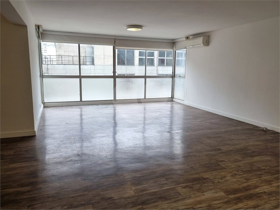 Apartamento à venda com 3 quartos, sendo 1 suíte, em Jardim América, São Paulo, SP